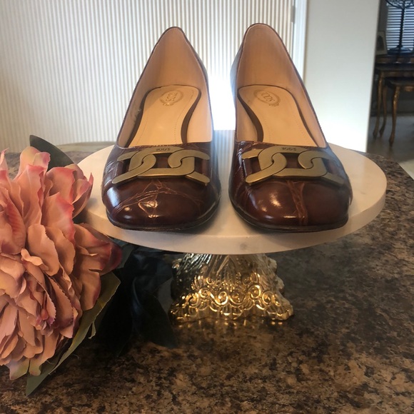 Tods Embossed Alligator Block Heel Kate Pumps - Picture 3 of 16